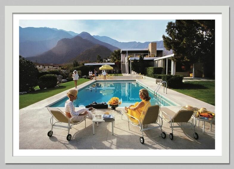 Retro pool side Host Luxury Li - Luxury Lifestyle Pictures recensione e prezzo
