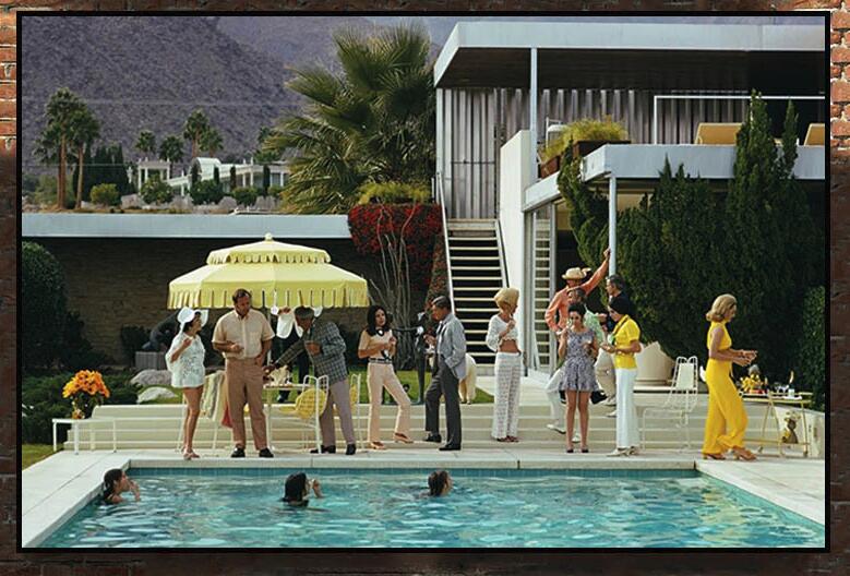 Retro pool side Host Luxury Li - Luxury Lifestyle Pictures recensione e prezzo